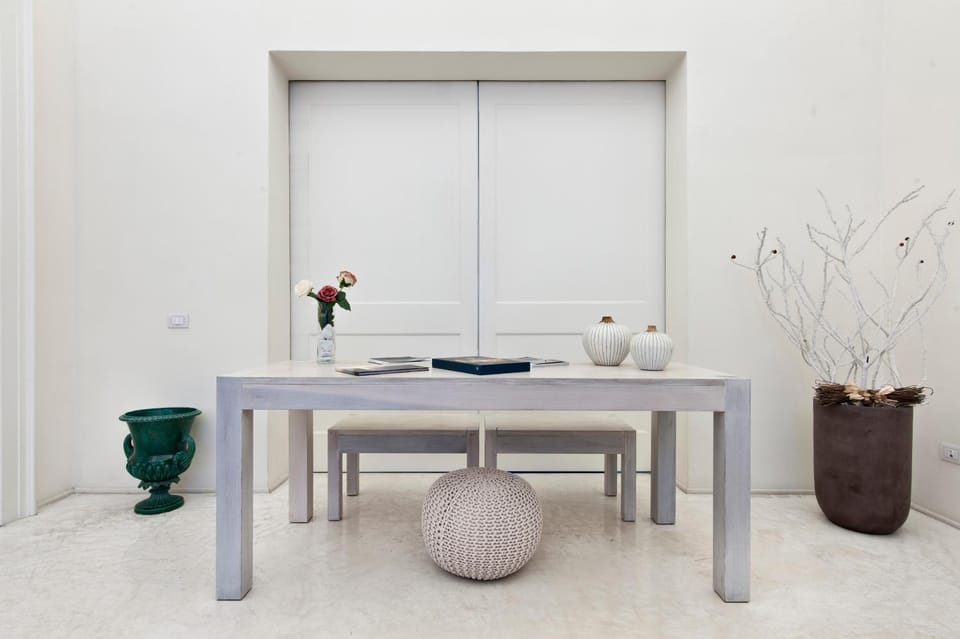Lobby or reception, Decorative detail, Seating area, hair dresser