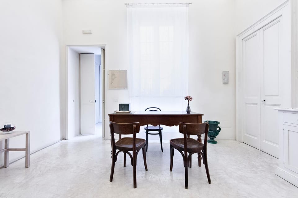 Lobby or reception, Decorative detail, Seating area, hair dresser, Internal: Not applicable to any particular room