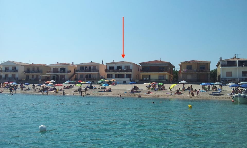 On The Beach La Rena Beddha Apartment in Sardinia