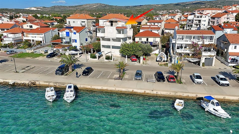 Property building, Bird's eye view, City view, Sea view, Location