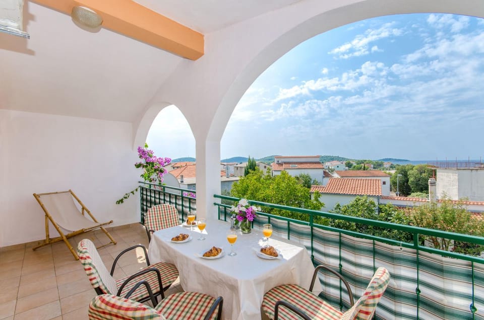 Patio, View (from property/room), Balcony/Terrace, Dining area, Sea view