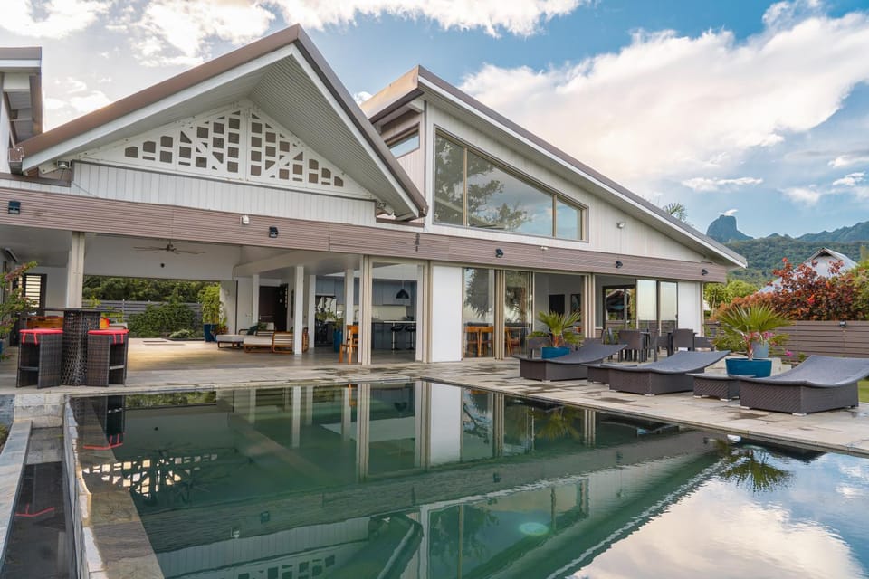 Property building, Swimming pool
