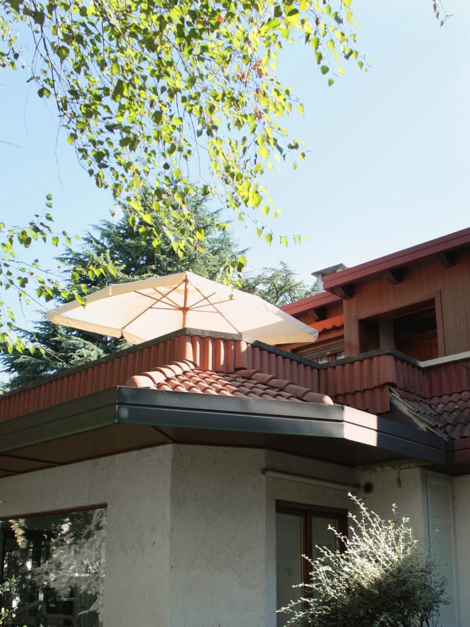 Property building, Facade/entrance, Garden, Balcony/Terrace, Garden view