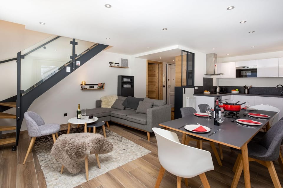 Living room, Dining area