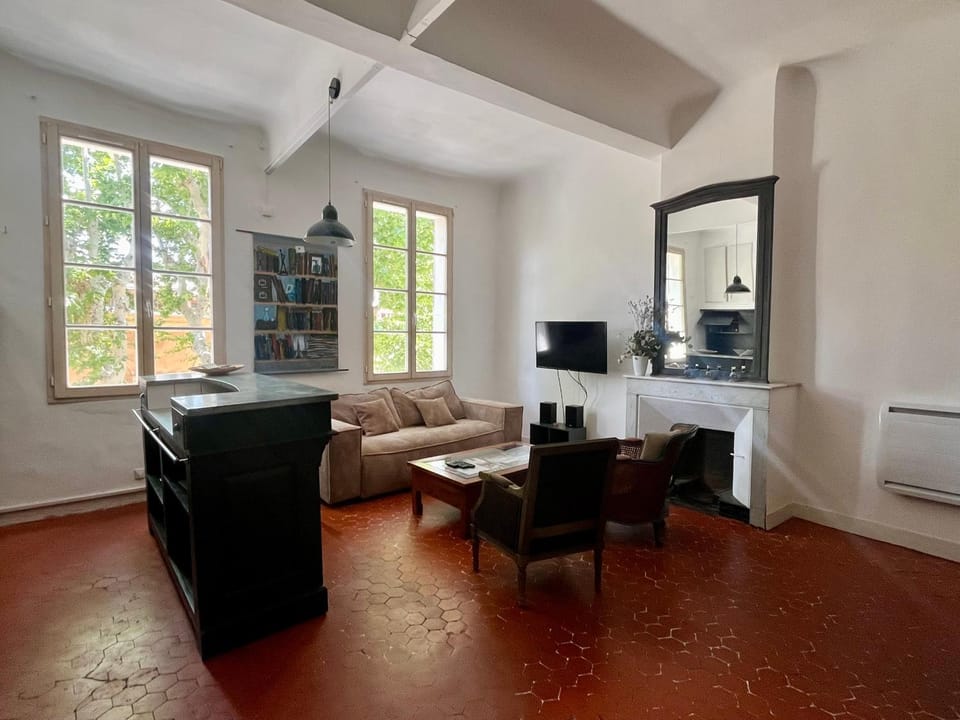 Beau 3 pièces 83 m2 au coeur du centre historique d'Aix en Provence Apartment in Aix-en-Provence