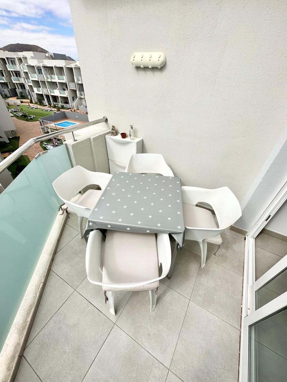 Chocolate Cookie- AC, High speed internet, Desk with natural light, Sunny terrace and pool Apartment in Corralejo