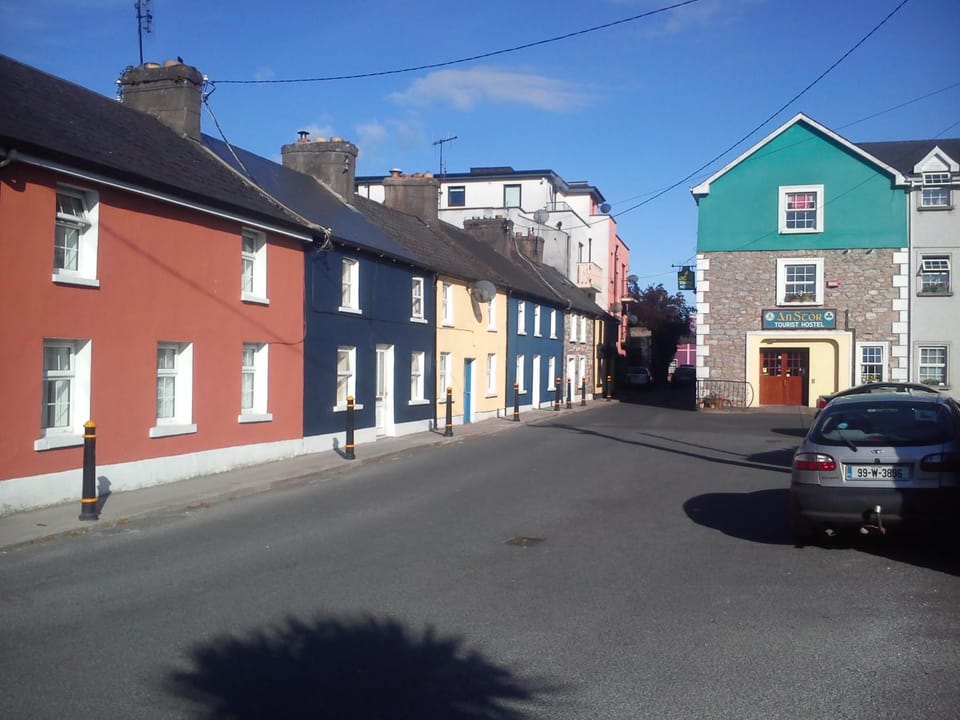 Facade/entrance, Neighbourhood, Street view