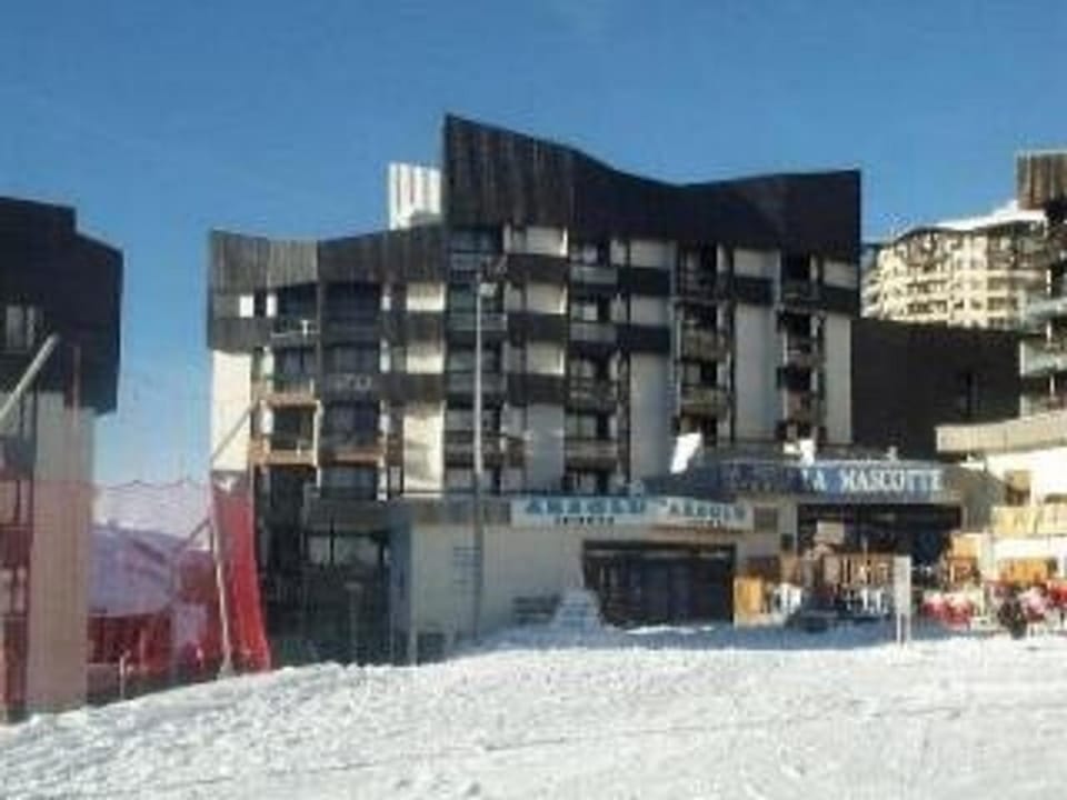 Studio chalet cosy aux Menuires - 2 pers, skis aux pieds, vue montagne, cuisine équipée - FR-1-452-283 Apartment in Les Allues