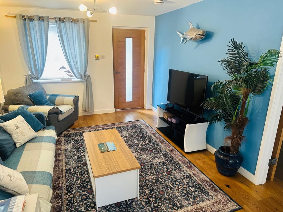 Beach Road- short walk to Charlestown, Carlyon Bay & coastal paths- dog friendly House in Saint Austell