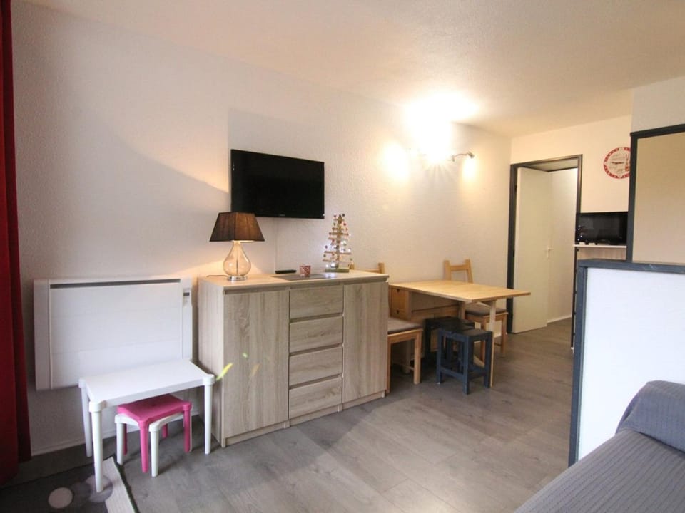 Charmant 2P, 5 pers, au pied des pistes, balcon est, animaux OK - L'Alpe d'Huez - FR-1-405-179 Apartment in Huez