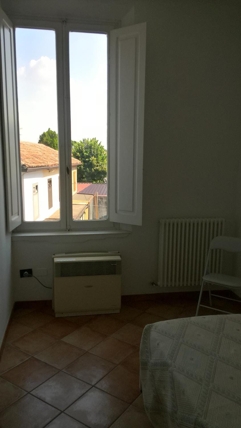 Bed, Inner courtyard view