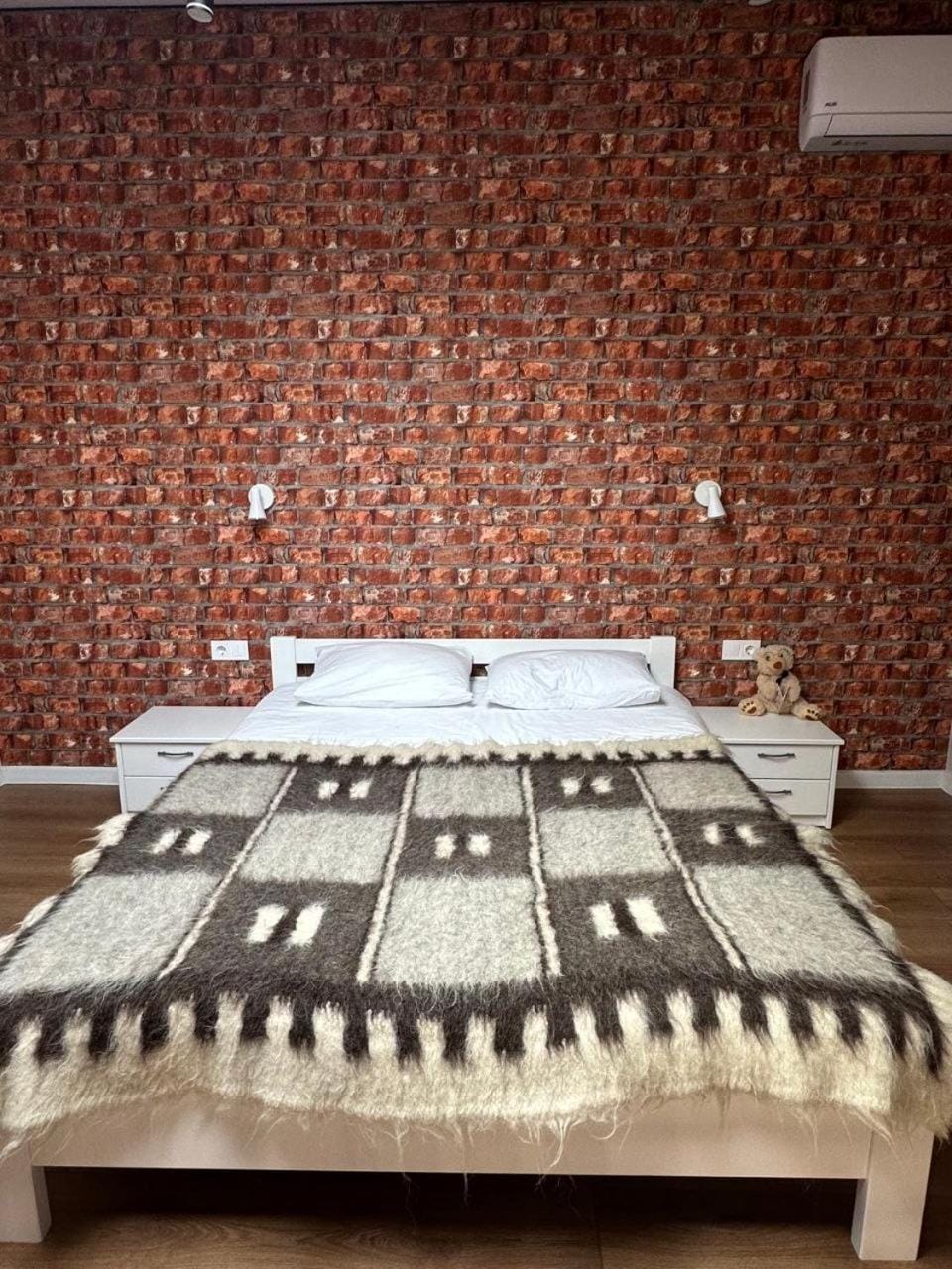 Property building, Bed, Bedroom, children, children, young children, older children, older children