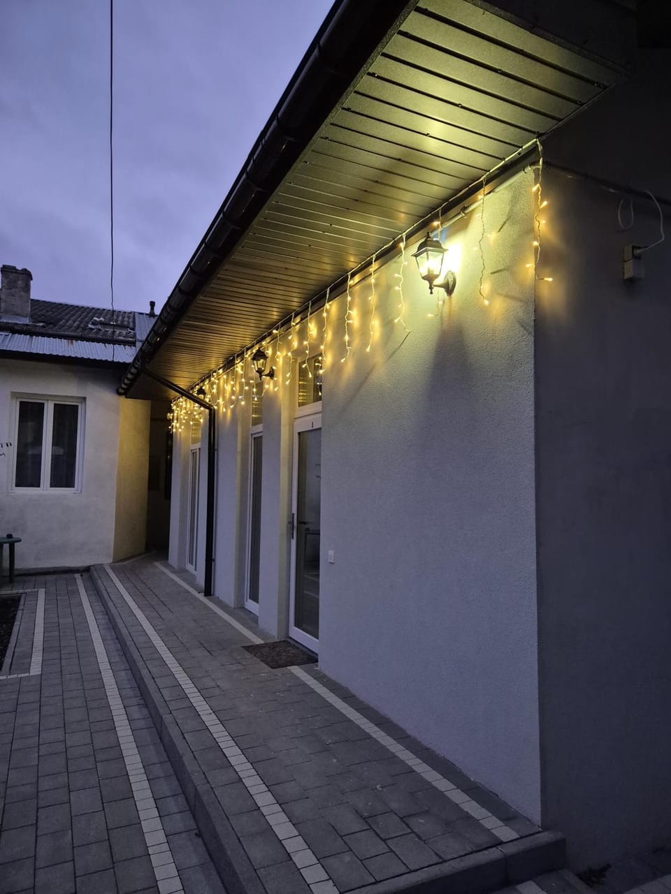 Property building, Winter, Decorative detail, Street view, Street view