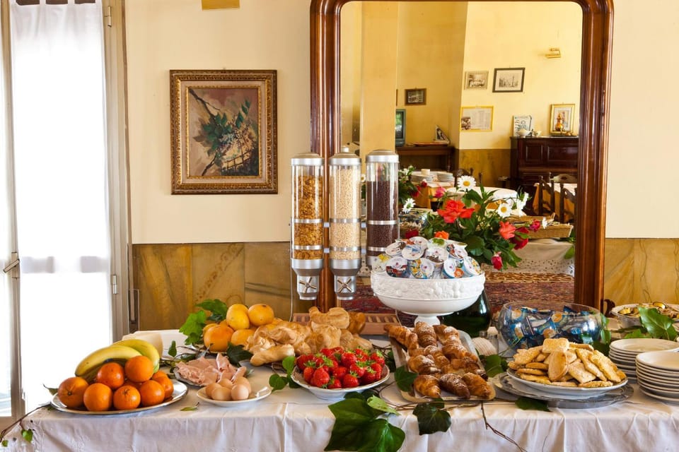 Food and drinks, Food, Breakfast, Buffet breakfast