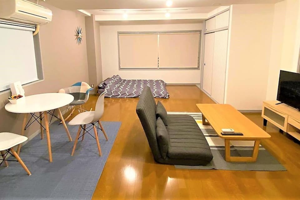 001.The Biginning Apartment in Japan