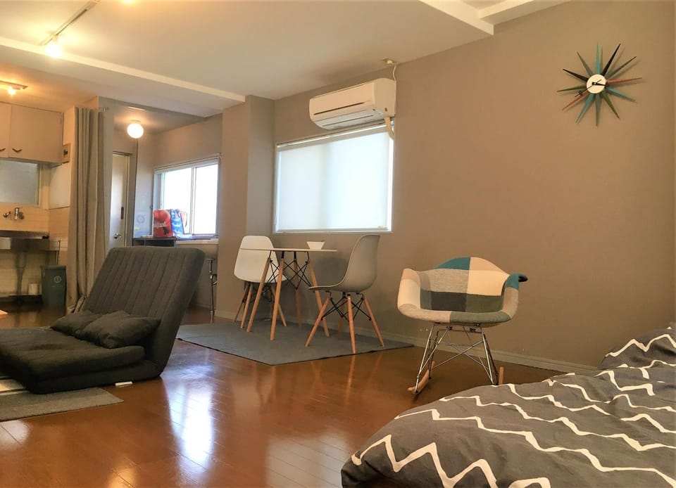 001.The Biginning Apartment in Japan