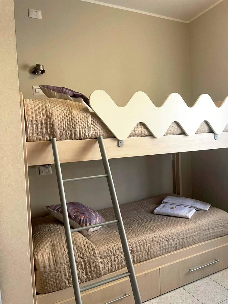bunk bed