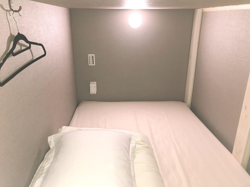 ゲストハウス888 女性専用ドミトリー Capsule hotel in Osaka