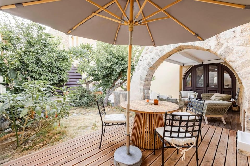 Patio, Balcony/Terrace, Seating area, Dining area, Garden view