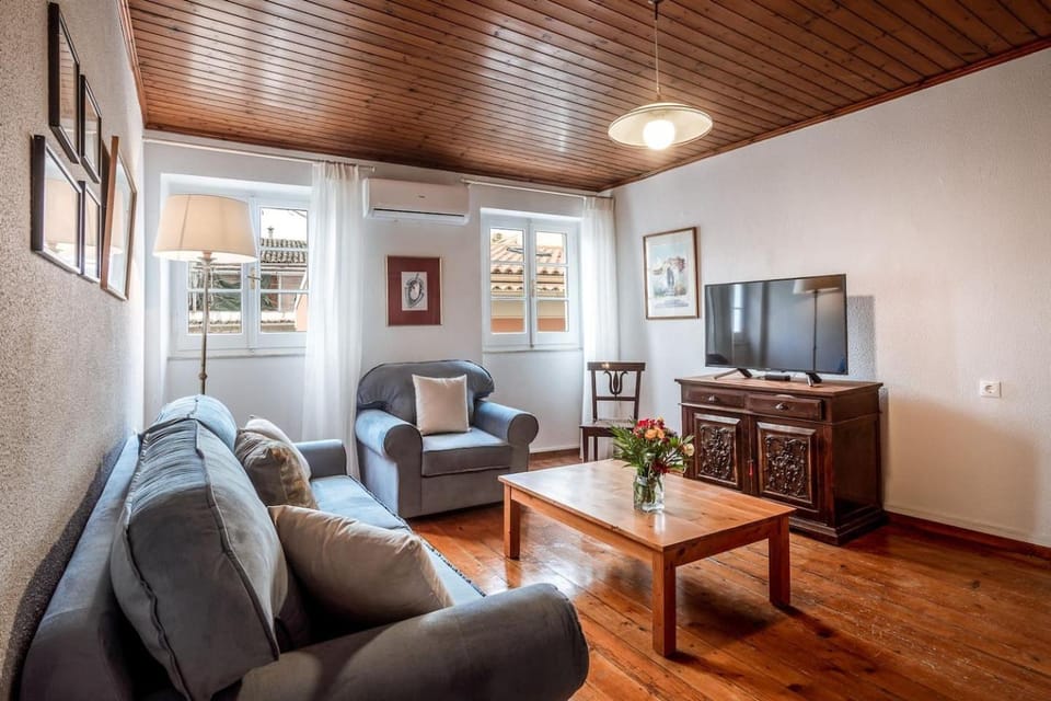 Communal lounge/ TV room, Living room, Seating area