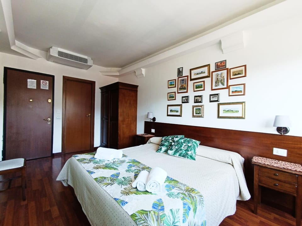Bed, Photo of the whole room, Bedroom, towels, wardrobe, air conditioner