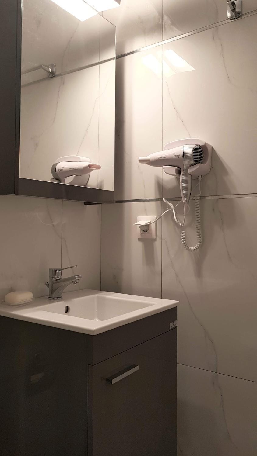 Bathroom, Decorative detail, towels