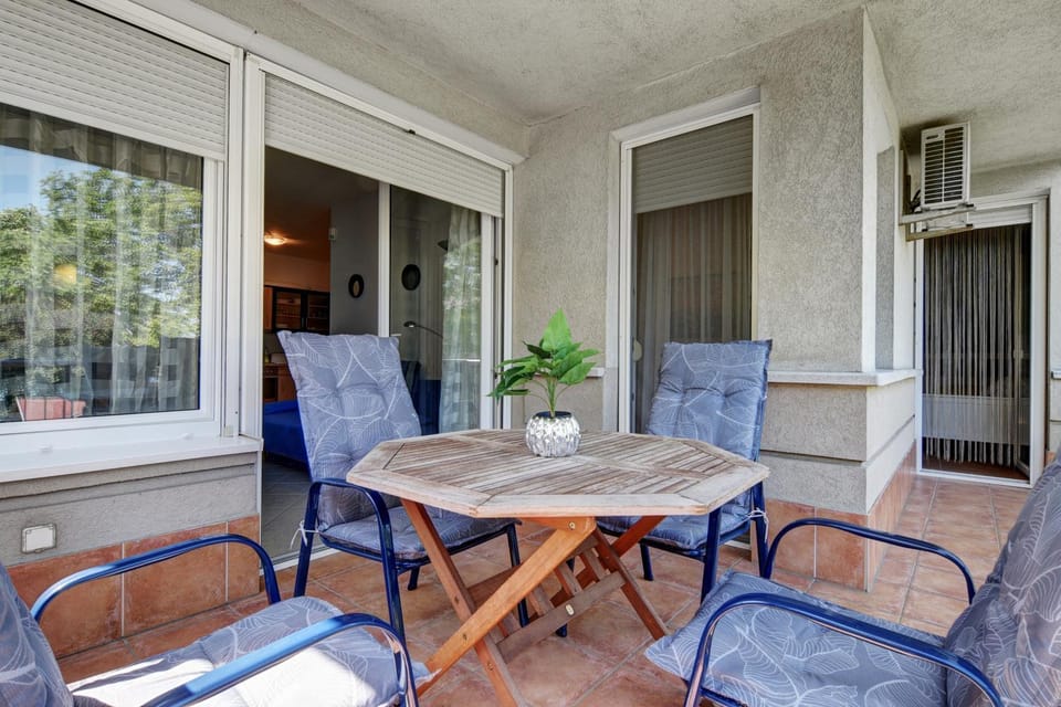 View (from property/room), Balcony/Terrace
