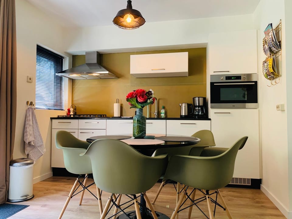 Kitchen or kitchenette, kitchen, kitchen