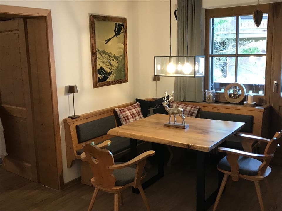 Decorative detail, Dining area
