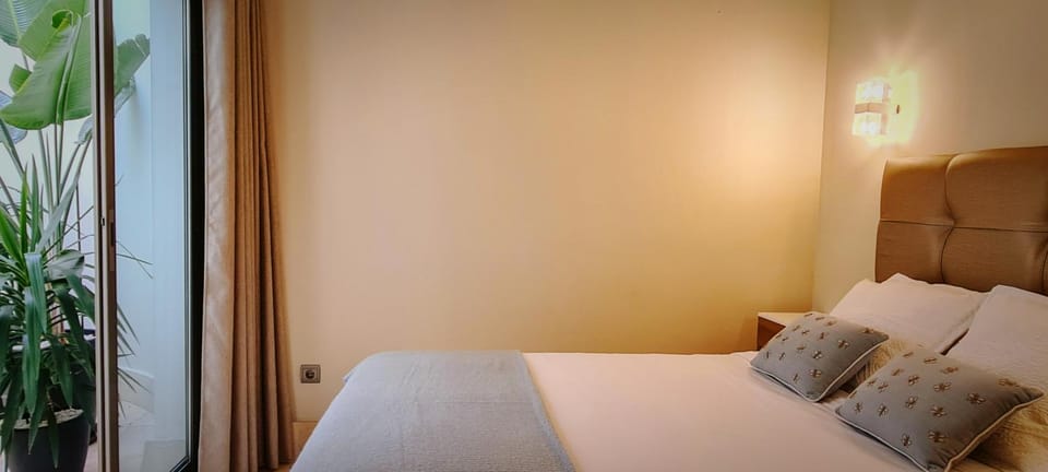 Bedroom, Garden view