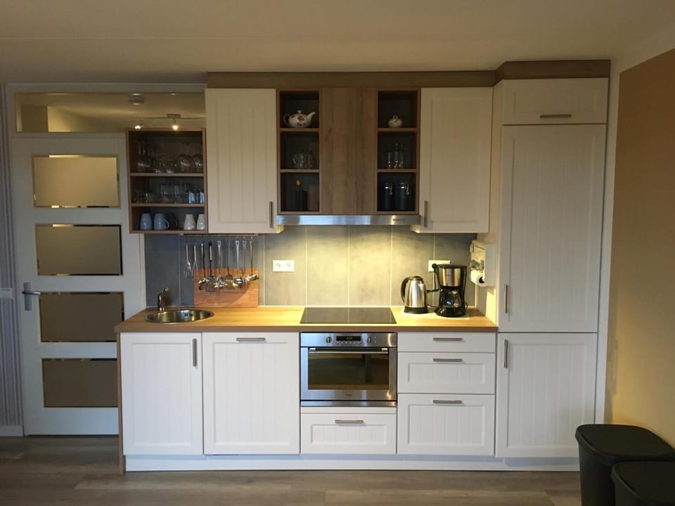 Coffee/tea facilities, Kitchen or kitchenette, dishwasher, minibar, pet friendly, stove, toaster