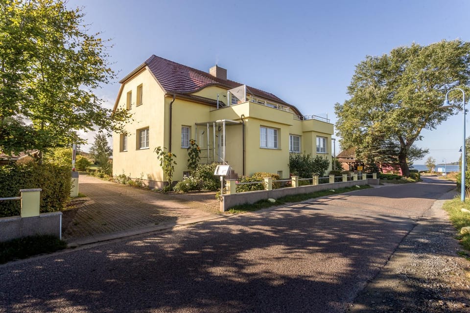 Property building, Facade/entrance, Summer, Autumn