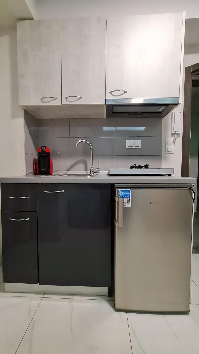 Kitchen or kitchenette, stove, kitchen