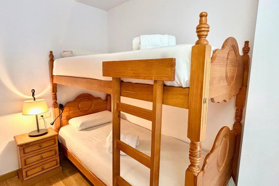 Bed, Bedroom, bunk bed