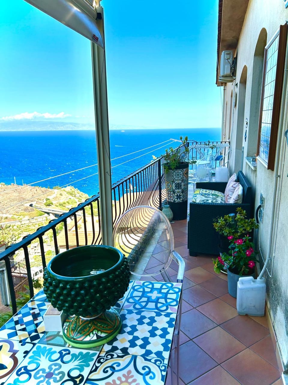 Natural landscape, Balcony/Terrace, Sea view