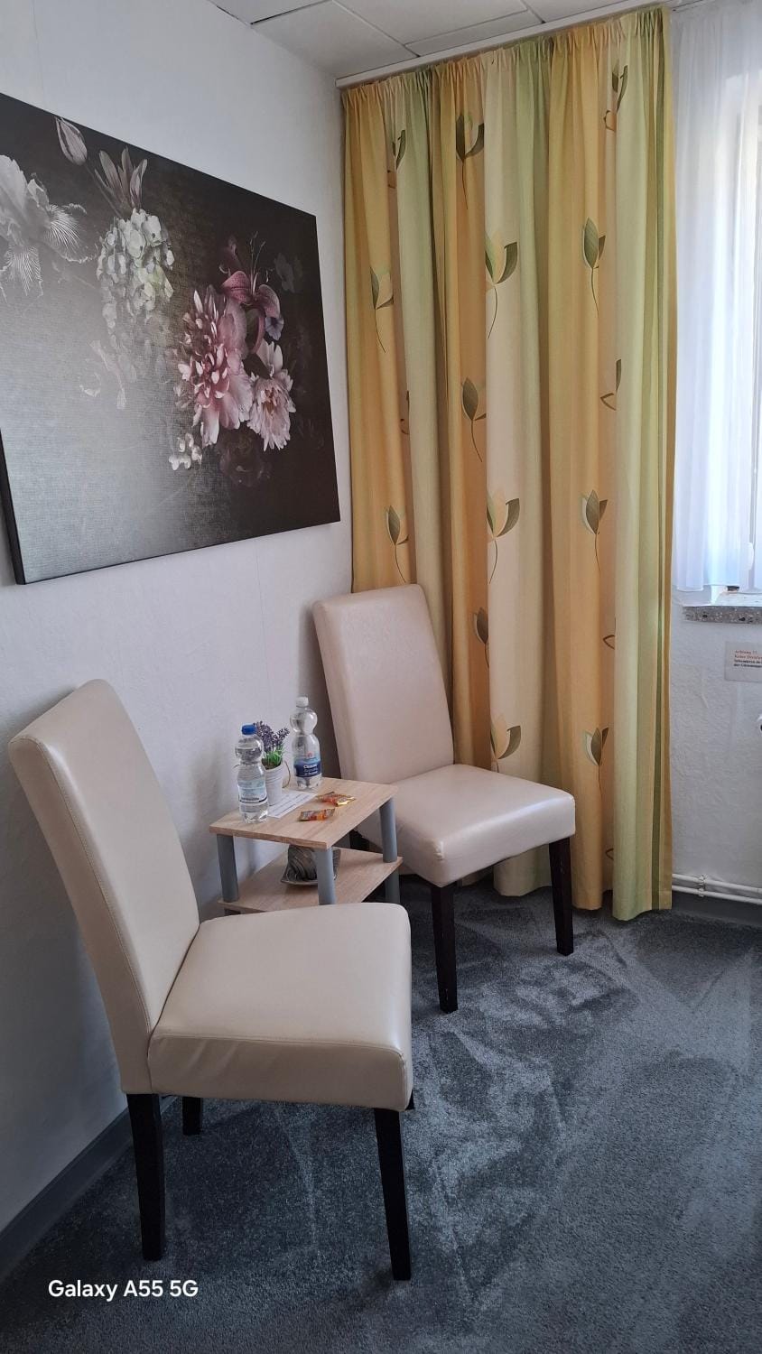 Seating area, Bedroom