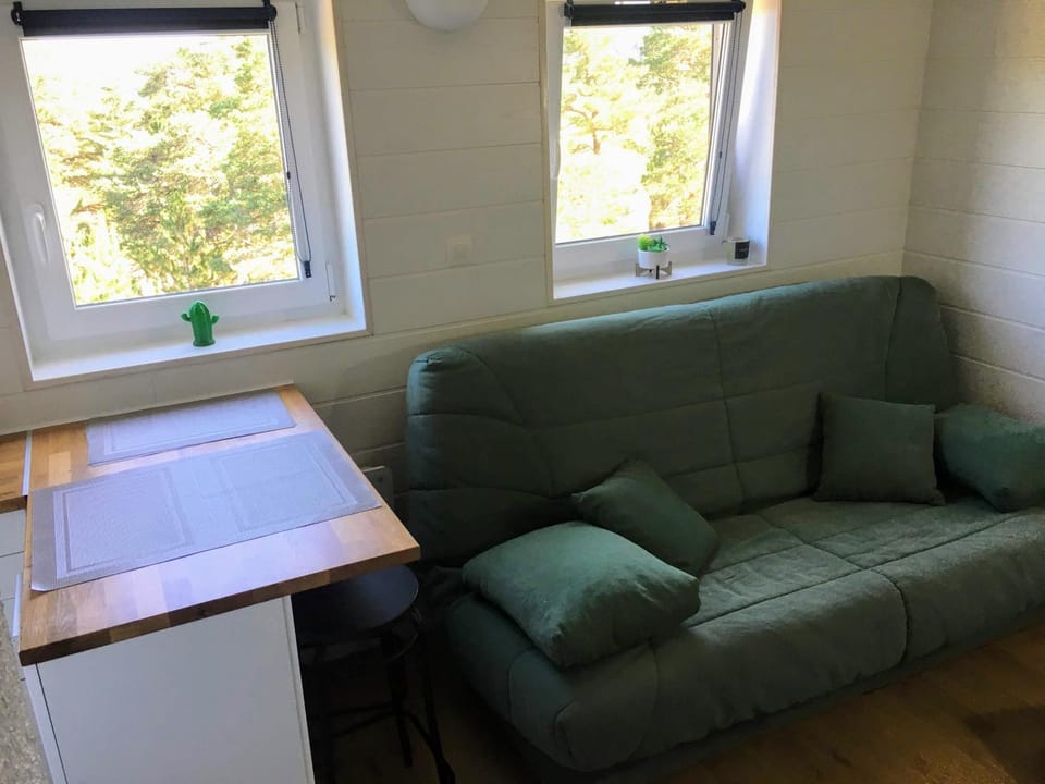 Bed, Living room, Bedroom