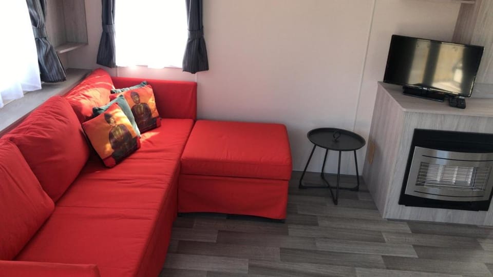 Communal lounge/ TV room, TV and multimedia, Living room, Photo of the whole room, Seating area