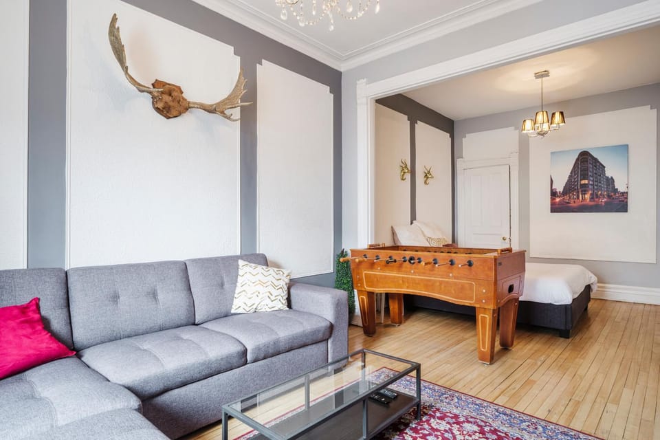 Bed, Game Room, Living room, Seating area