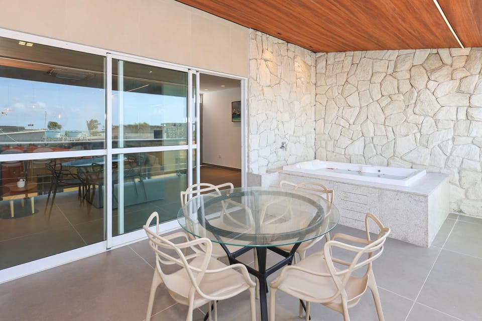 Hot Tub, View (from property/room), Balcony/Terrace, Dining area