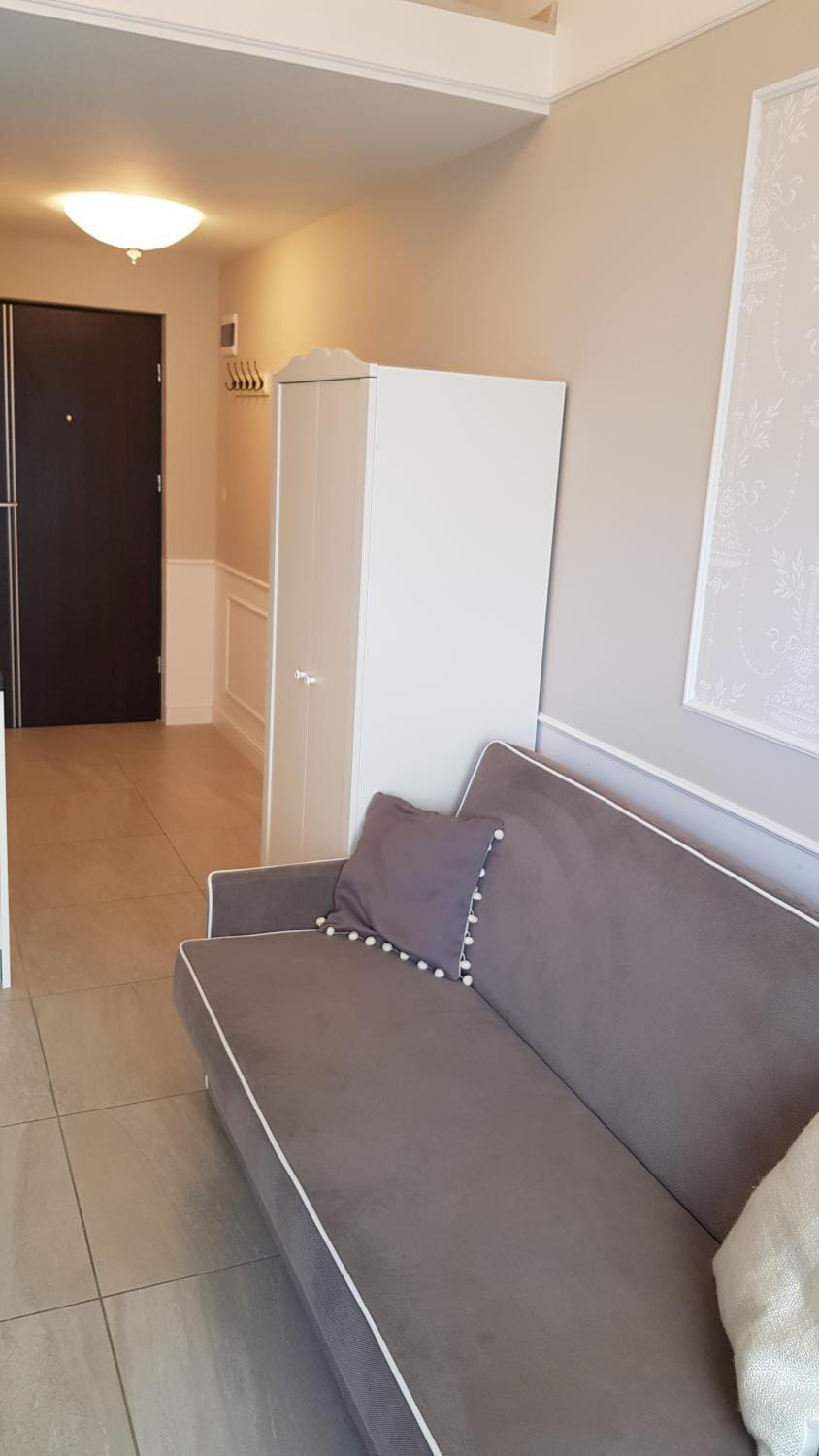 Photo of the whole room, Seating area