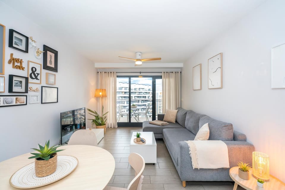 TV and multimedia, Living room, Dining area