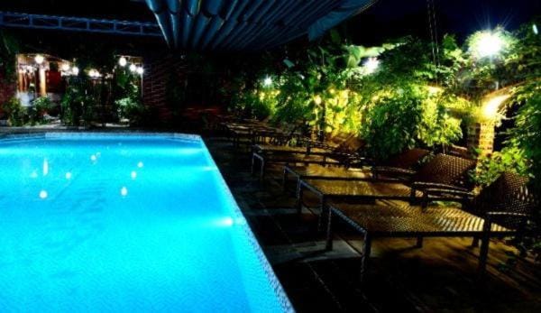 Night, Swimming pool, sunbed