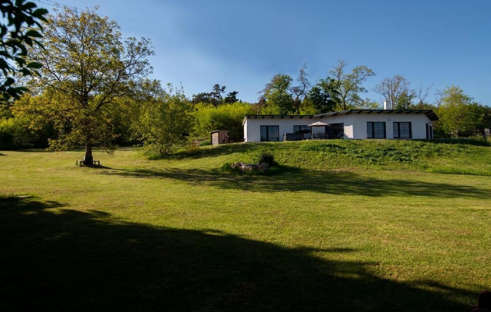Wellness bungalov - vodní nádrž Slapy - 40km od Prahy House in Czechia