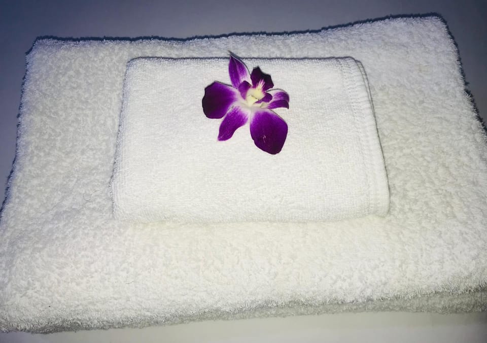 HARRYS RESIENDENCE Bed and Breakfast in Bangkok