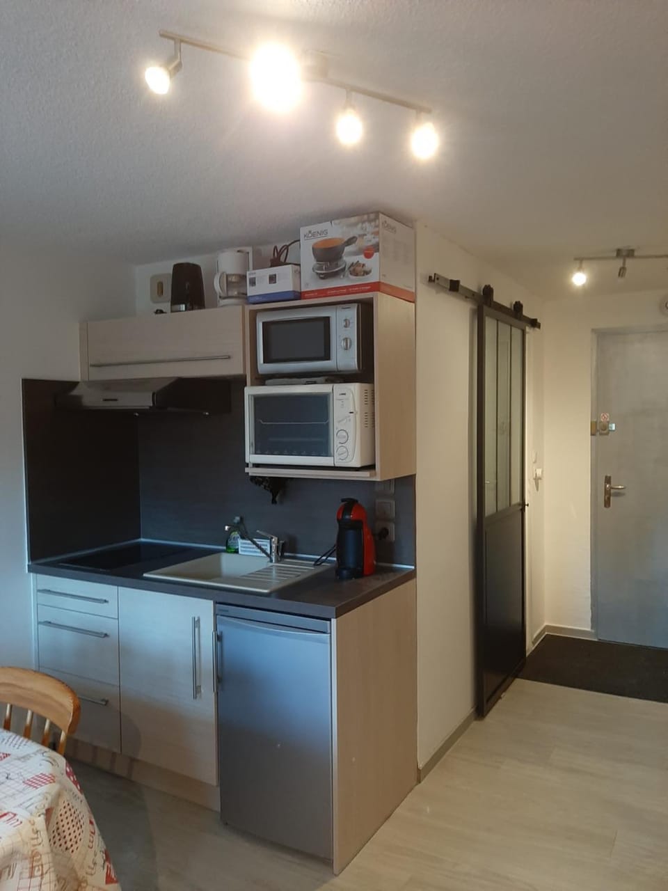 Kitchen or kitchenette