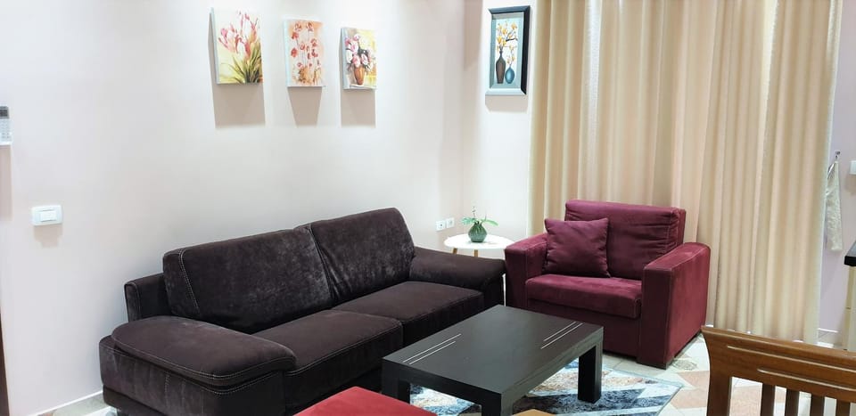 Living room, Seating area