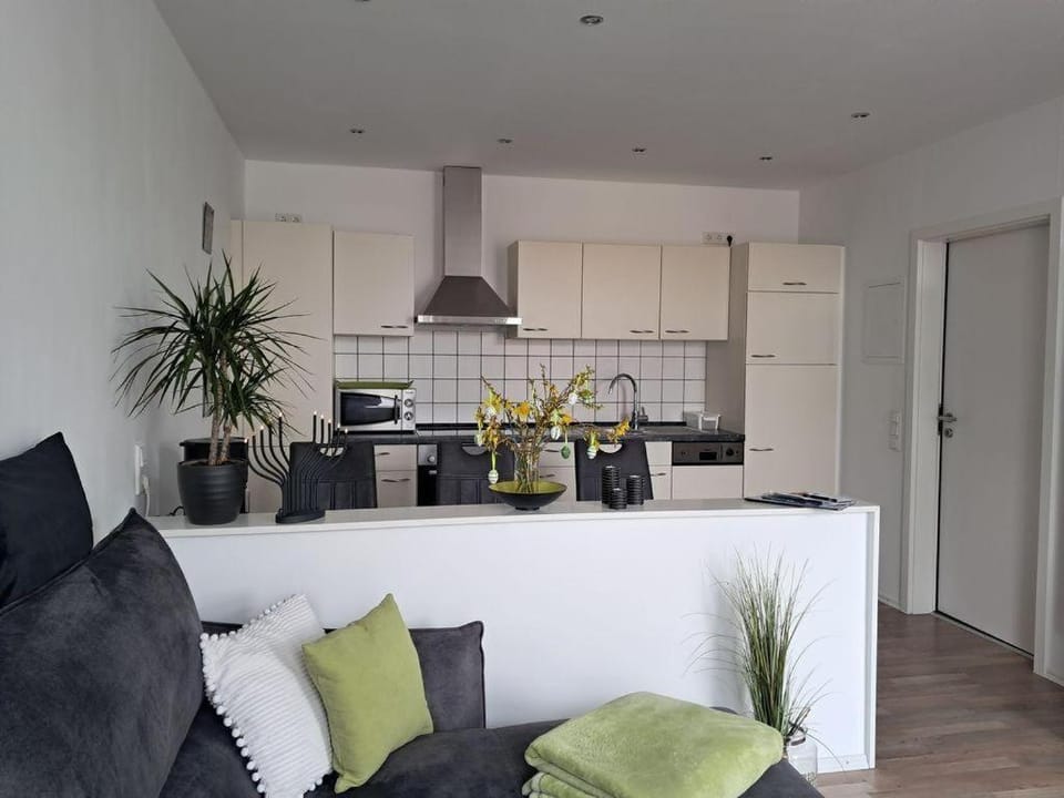 Op-England-I-mit-Terrasse-grossem-Garten Apartment in Nordstrand