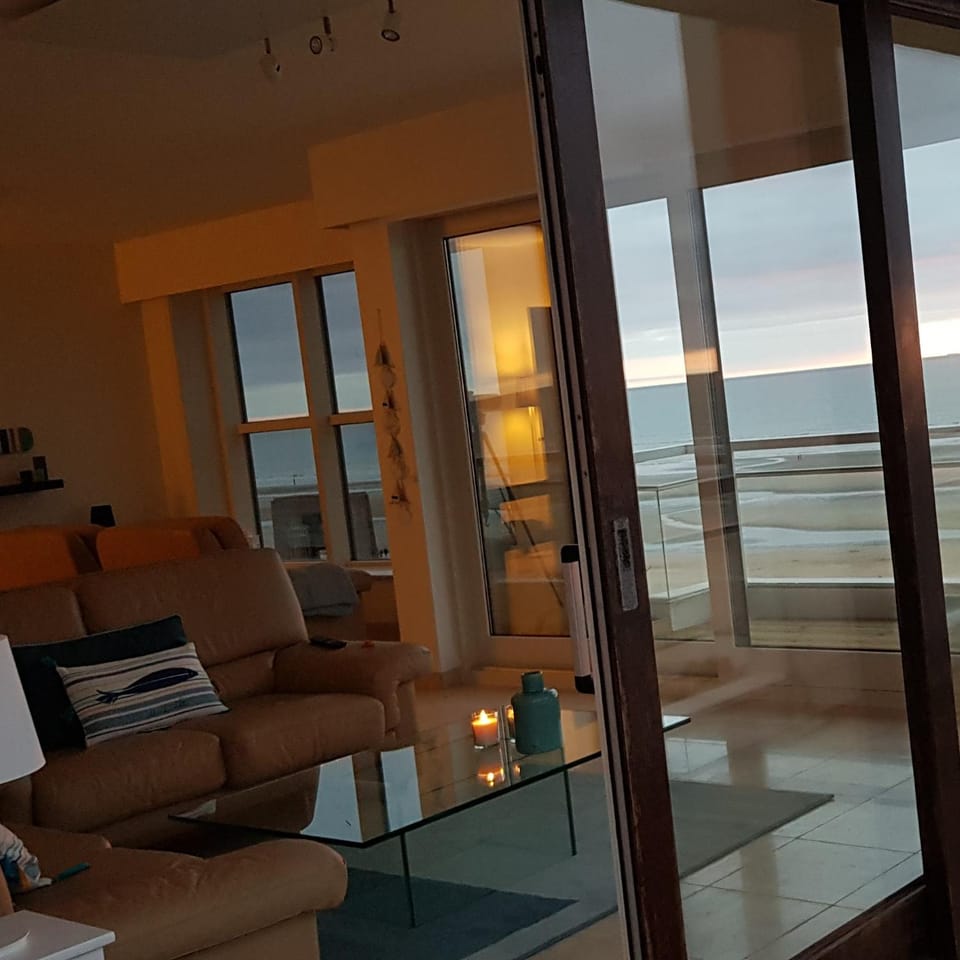 Balcony/Terrace, Living room, Seating area, Sea view