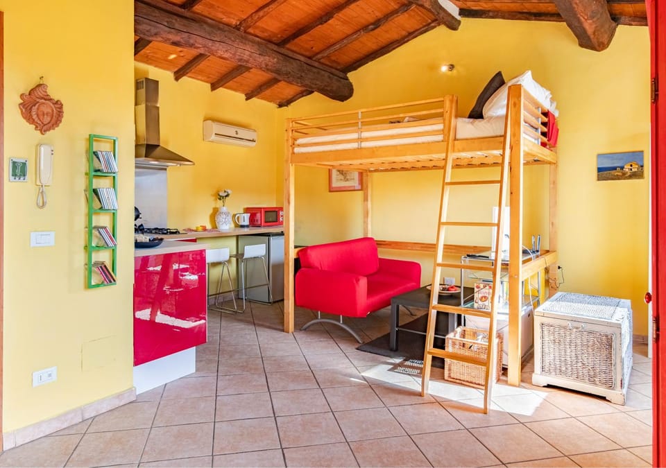 Kitchen or kitchenette, bunk bed, kitchen